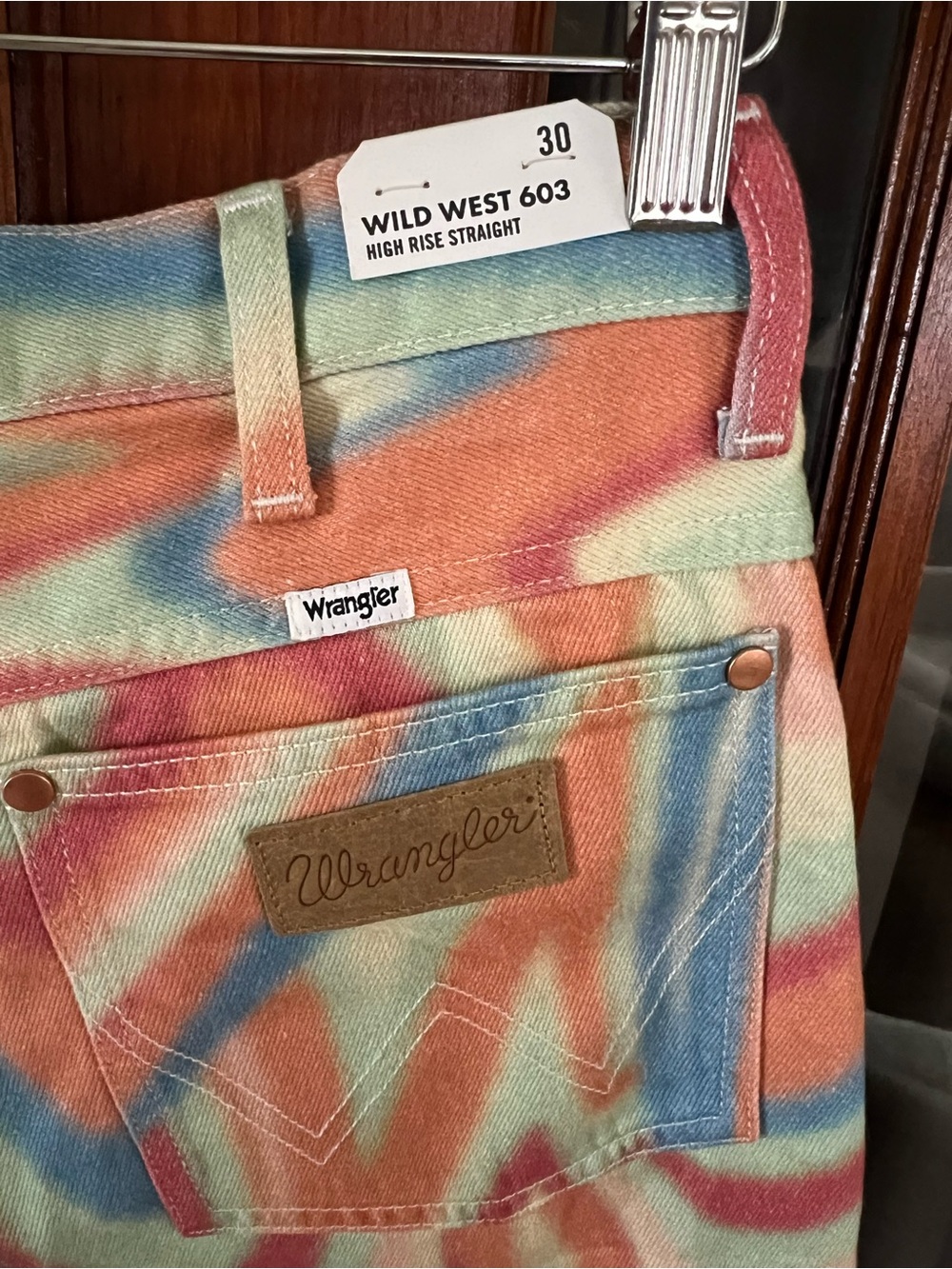 Wrangler Waves WILD WEST 603
HIGH RISE STRAIGHT W30 L28 - Picture 7 of 15